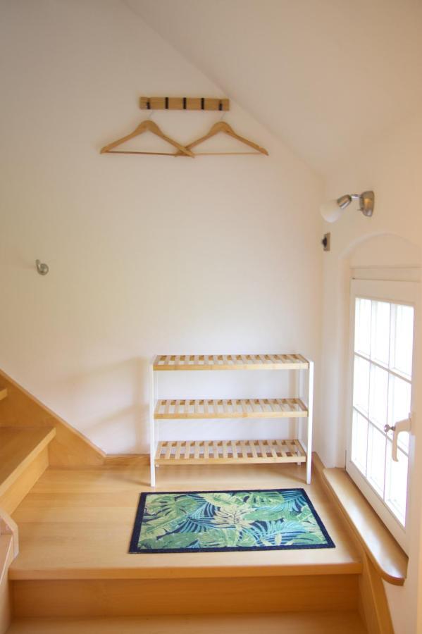 Traumzeit Mit Balkon In Vorstadtvilla Appartement *