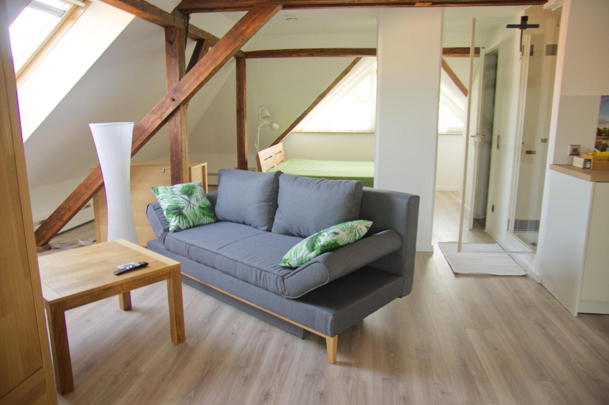 Traumzeit Mit Balkon In Vorstadtvilla Appartement *
